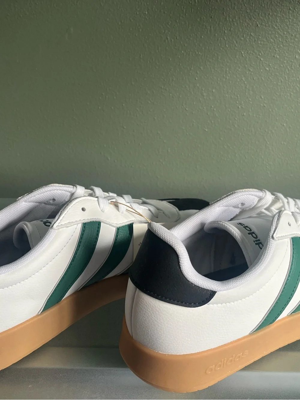 Adidas Barreda Men’s 10.5 White Green Black Gum Sole Sneakers NWT
